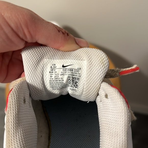 (GS) Nike Air Max 90 'Patches' Kids Sz 6.5Y or Women’s sz 8 DZ2888-100 GUC - Picture 6 of 6